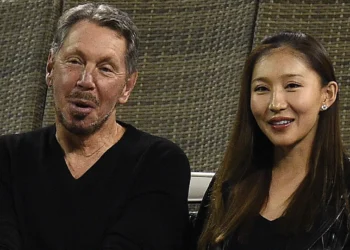 Larry Ellison Ehepartnerin